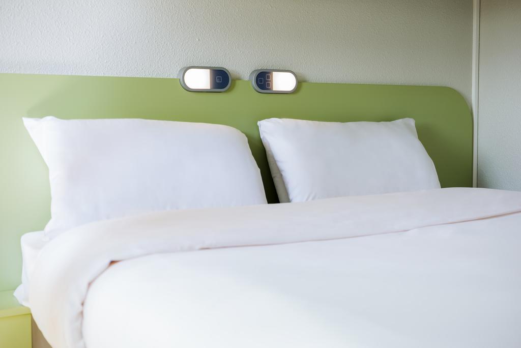 Ibis Budget Pontault Combault Rn4 Marne La Vallee Exterior photo