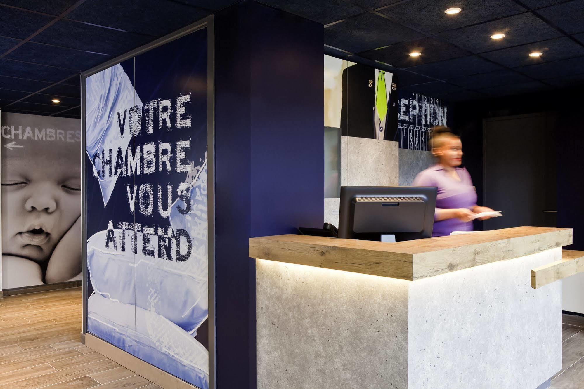 Ibis Budget Pontault Combault Rn4 Marne La Vallee Exterior photo