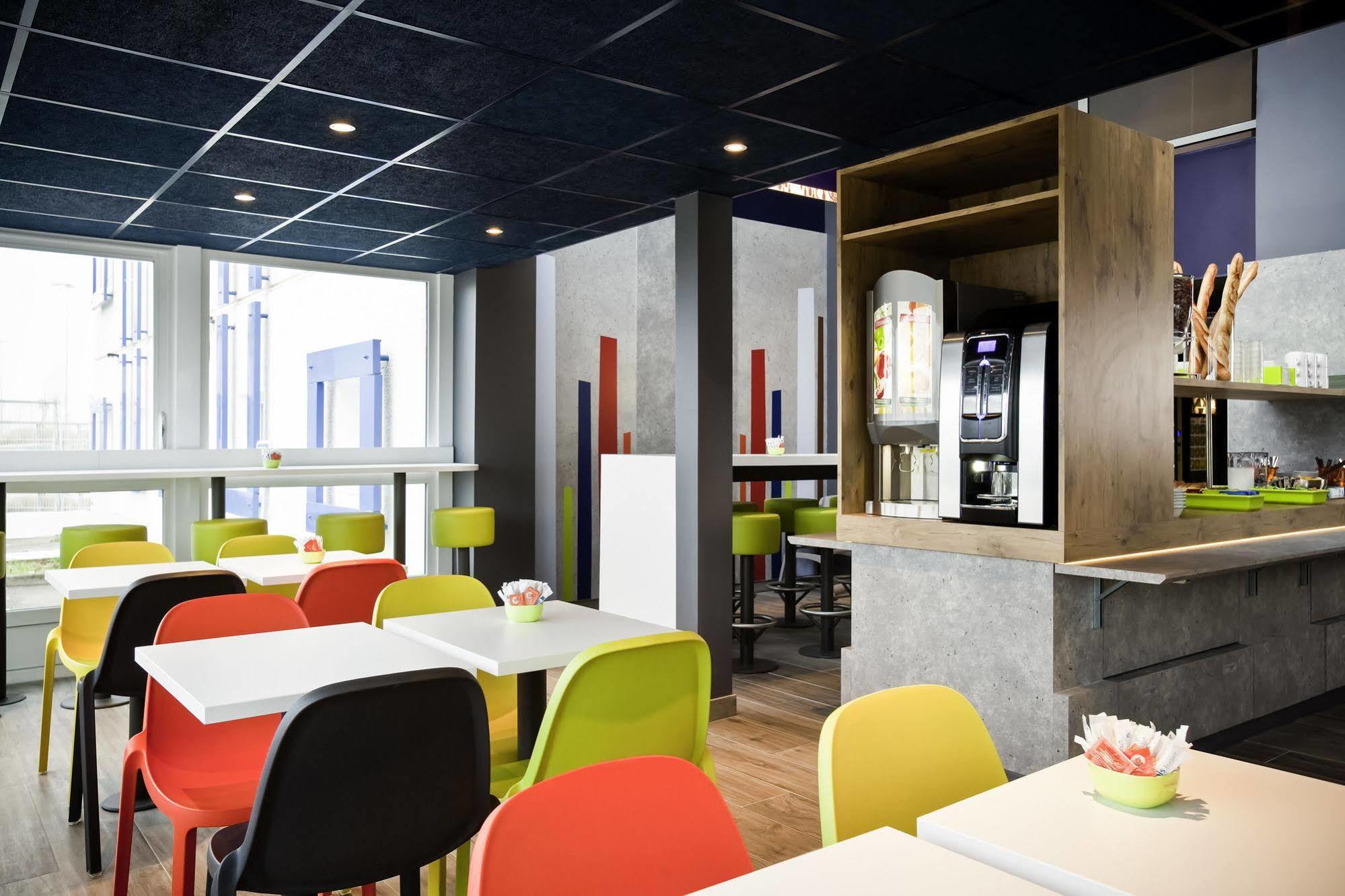 Ibis Budget Pontault Combault Rn4 Marne La Vallee Exterior photo