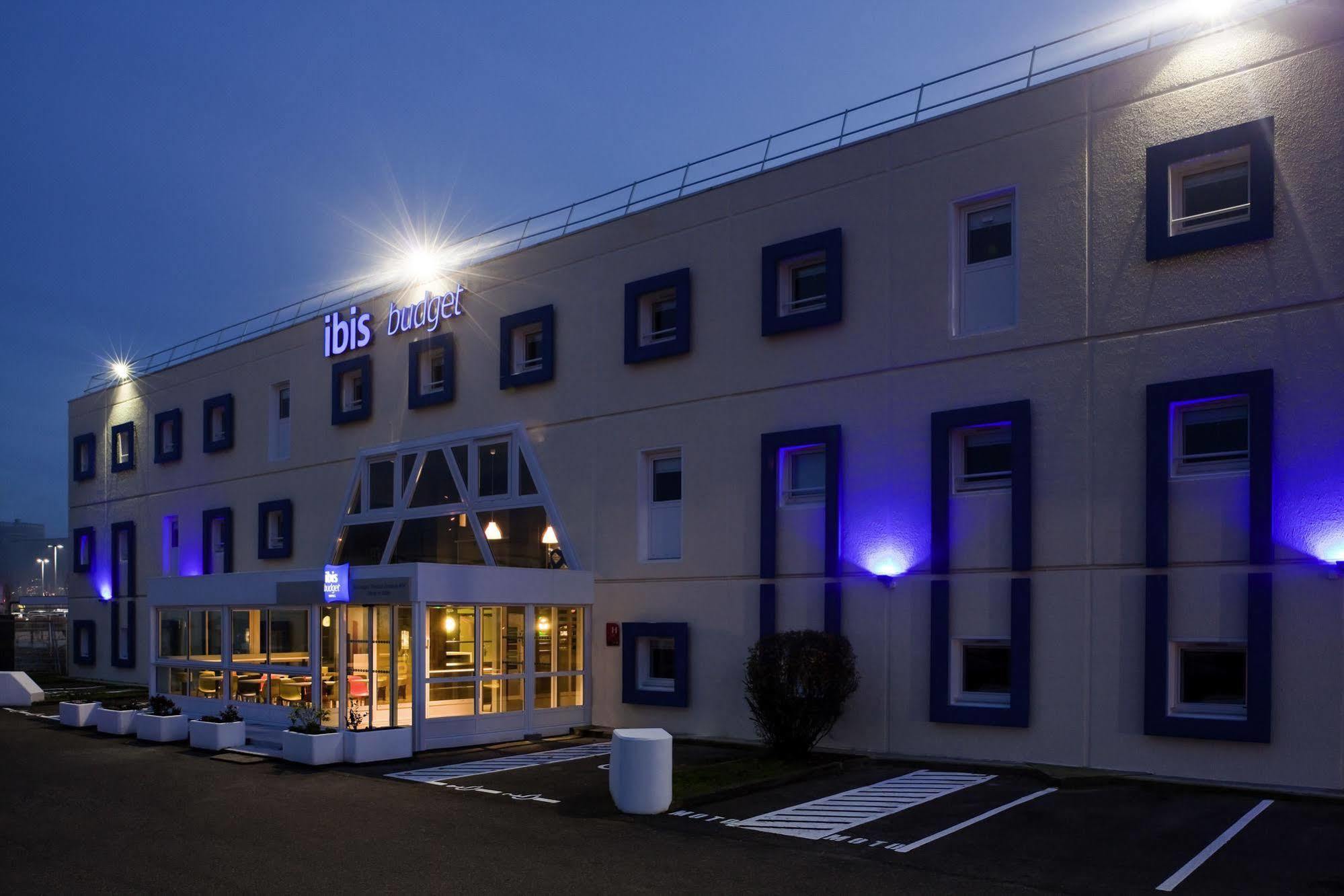 Ibis Budget Pontault Combault Rn4 Marne La Vallee Exterior photo